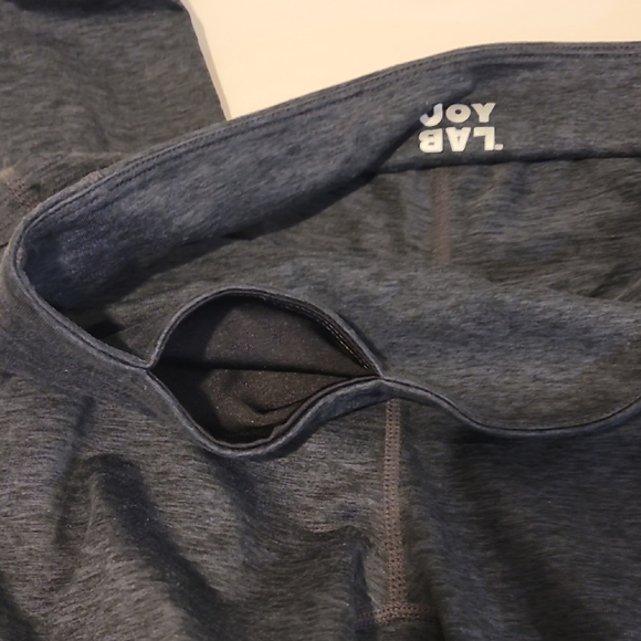 Chic Black Leggings with Bow Detail - Picture 8 of 9